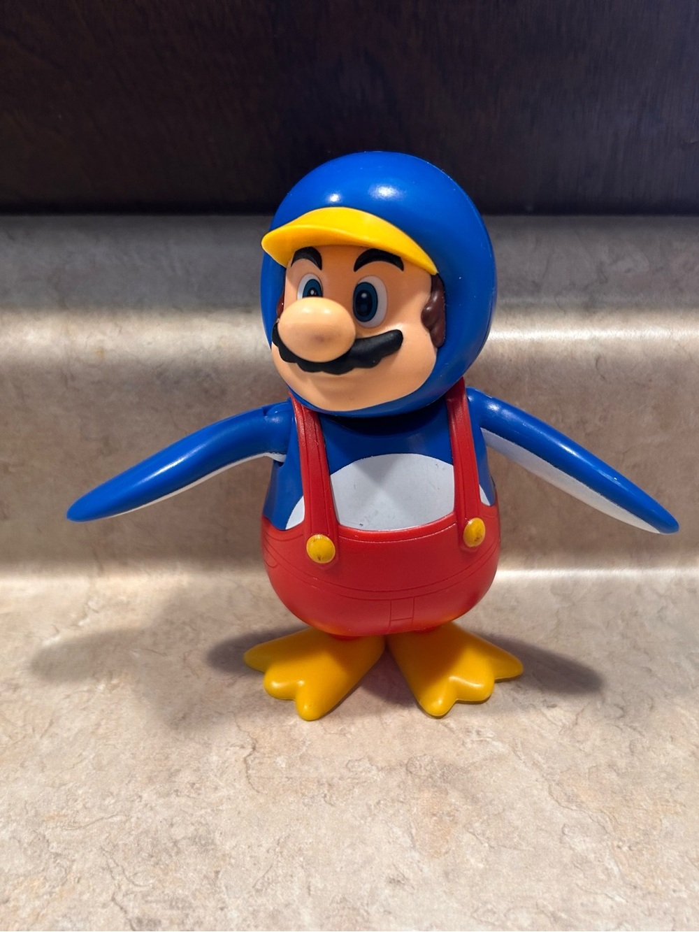 Jakks Pacific Penguin Mario  4" Figure
